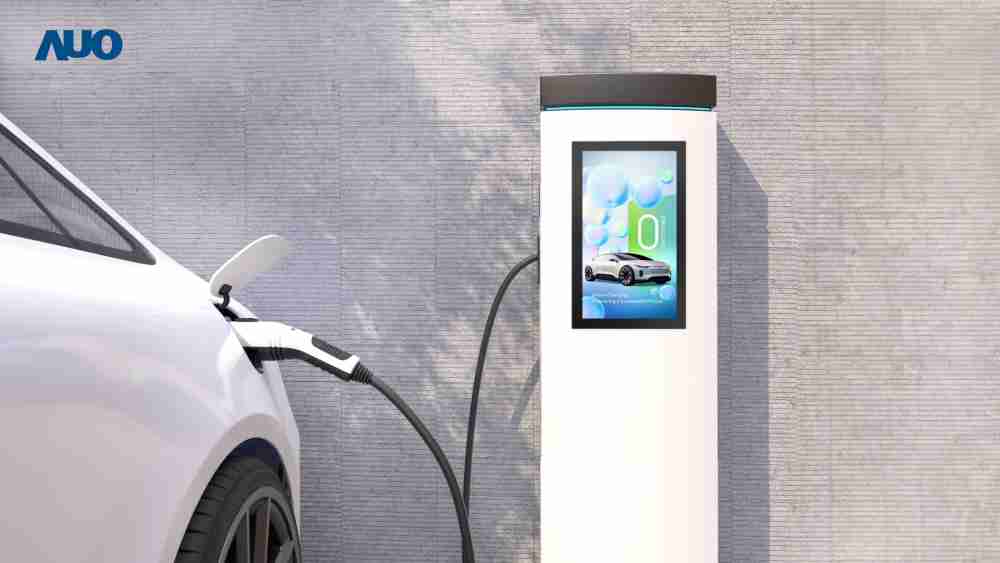 友達〝EVSE車用充電樁解決方案〞專為電動汽車充電樁設計，，，具有高亮度、、克服戶外艱難環境的耐溫、、耐紫外線等特性，，，並搭載散熱性及擴充性強的高效能工業電腦，，，，可實現人機互動訴求，，，，如資訊顯示、、支付等應用