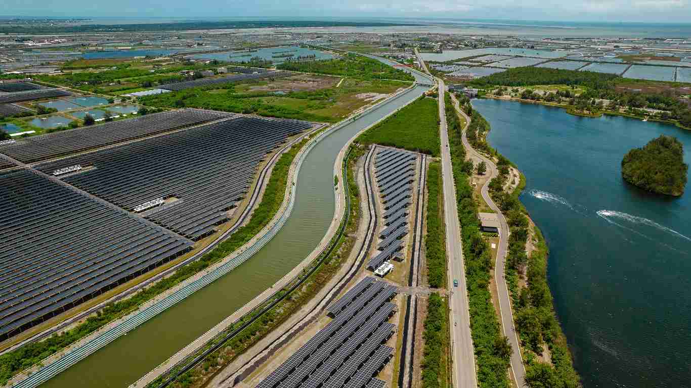 财神娱乐能源事业提供智慧能源管理、、、、太阳能监控管理、、全方位电厂建置及运维解决方案，，，并拥有管理超过6000案场的经验