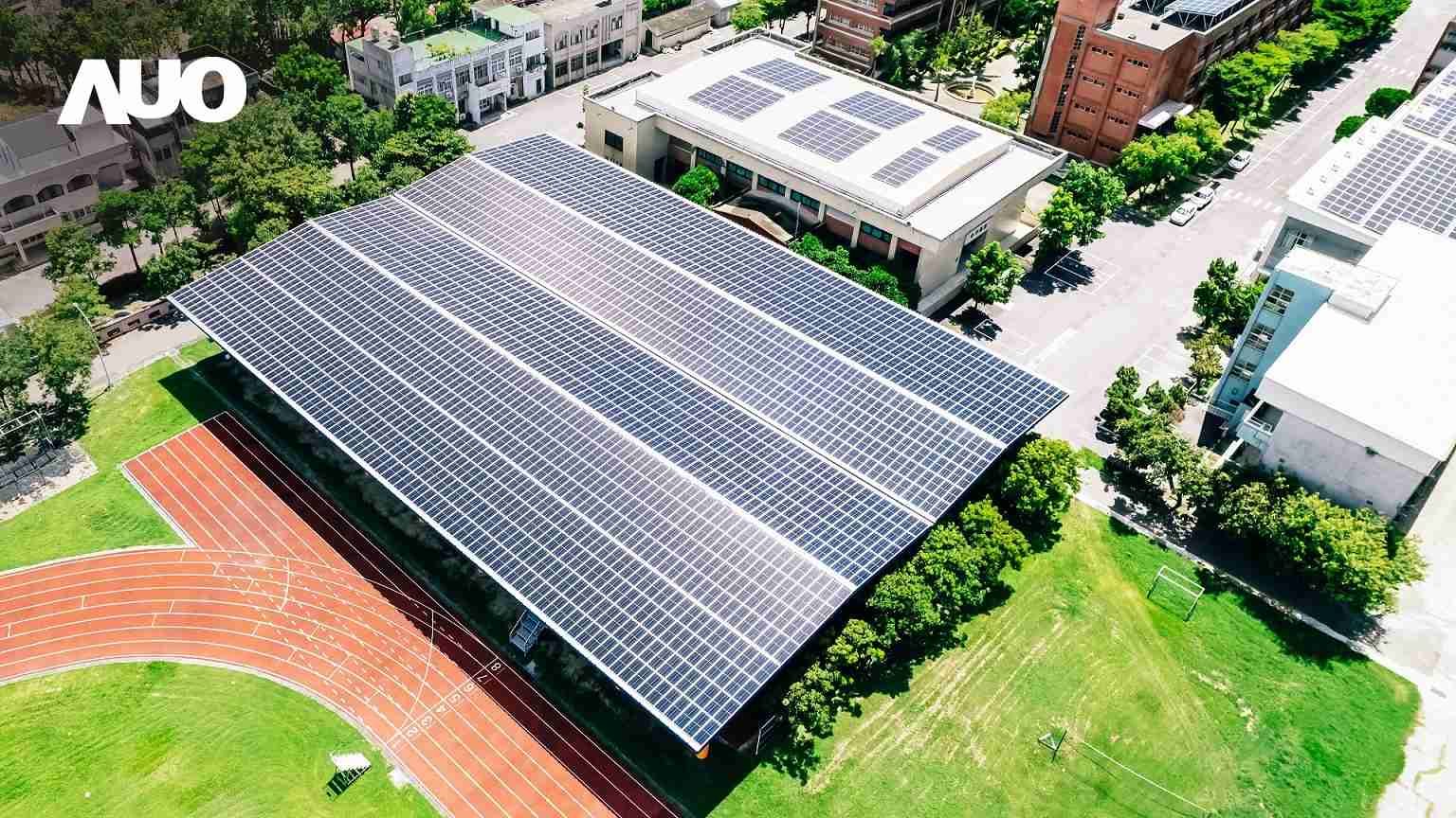 财神娱乐SunSteel光电整合型浪板具备快速安装、、轻量化优势，，可提升15%发电效能，，通过国际IEC与台湾VPC认证安全、、防漏、、、耐候标准